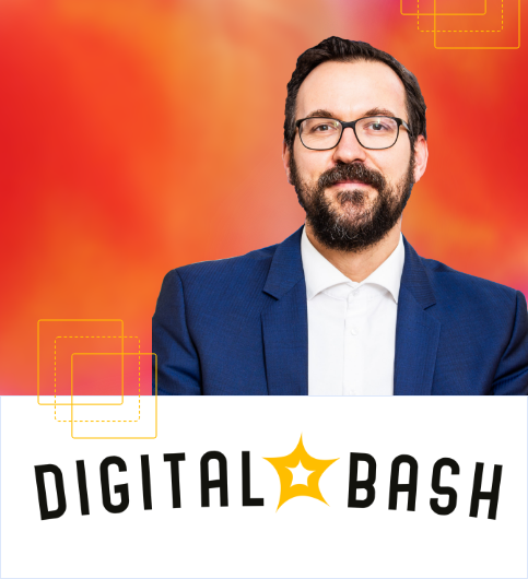 Digital Bash - Mann im Hintergrund
